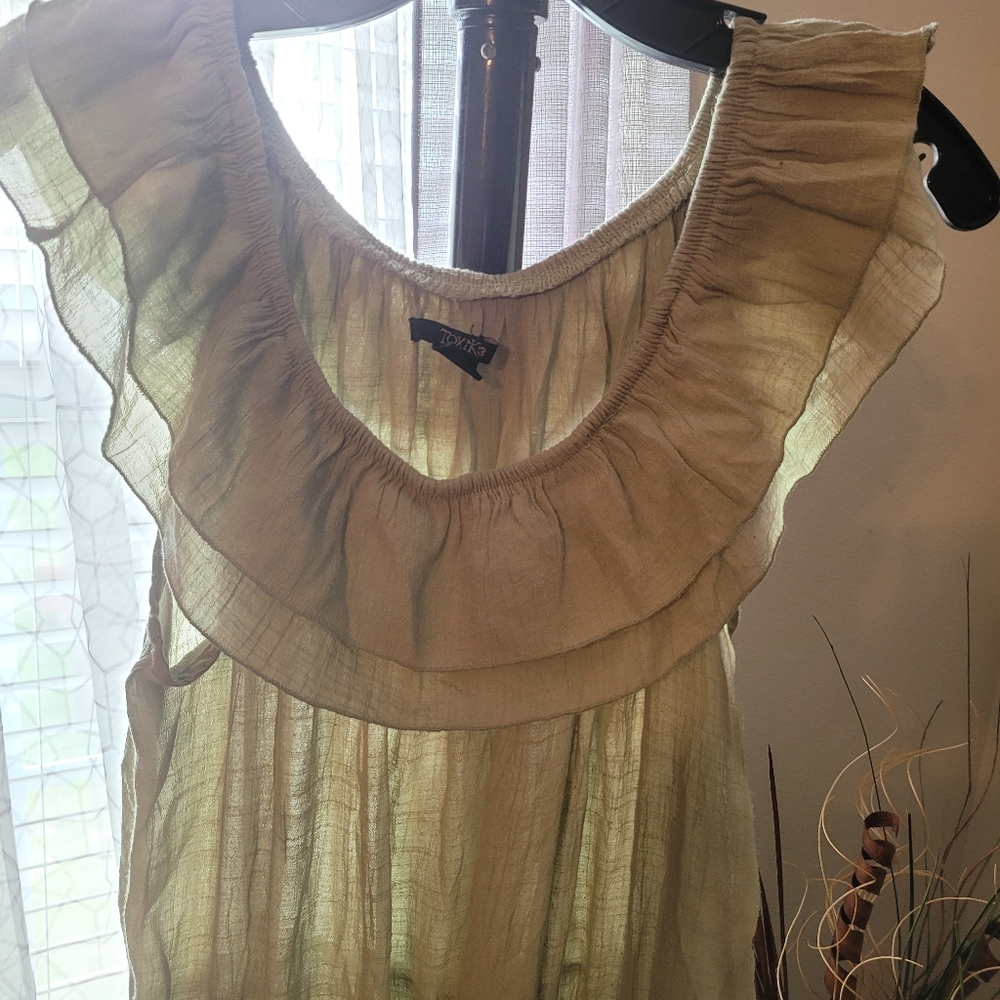 Green Ruffle shoulder pantsuit - Picture 2 of 3